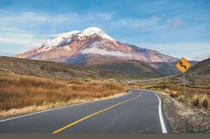 Chimborazo Vulkan Ecuador mit schneebedecktem Gipfel in den Anden