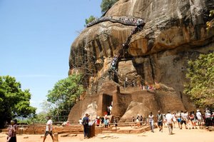 Letzte Etappe zum Sigiriya Felsen