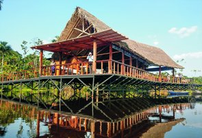 Restaurant Sacha Lodge Ecuador Amazonas Regenwald Unterkunft