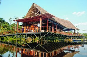Restaurant Sacha Lodge Ecuador Amazonas Regenwald Unterkunft