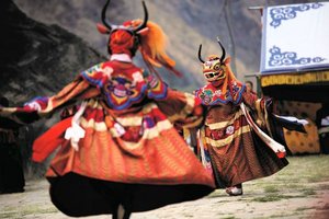 Besuchen Sie unbedingt ein Tshechu Festival in Bhutan Besuchen Sie unbedingt ein Tshechu Festival in Bhutan
