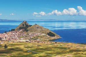 Blick über den Titicacasee in Bolivien während einer individuellen Bolivien Rundreise