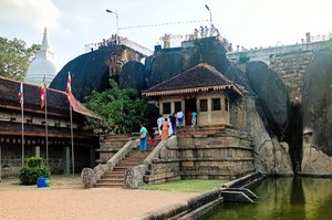 Der Isurumuniya Felsentempel in Anuradhapura