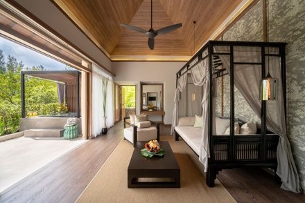 Jacuzzi Pool Suite im The Sarojin