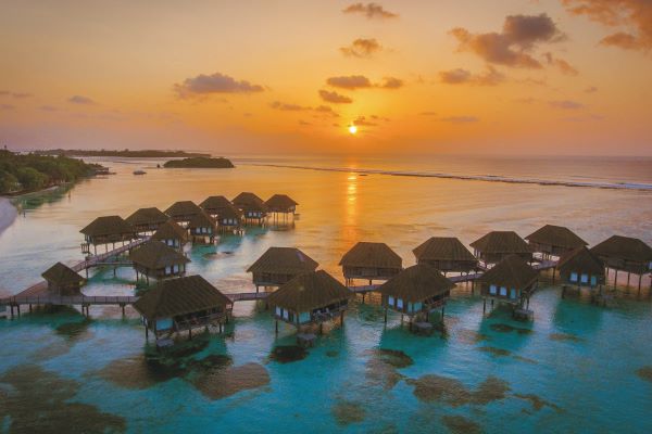 Traumhafter Sonnenuntergang auf den Malediven Traumhafter Sonnenuntergang auf den Malediven